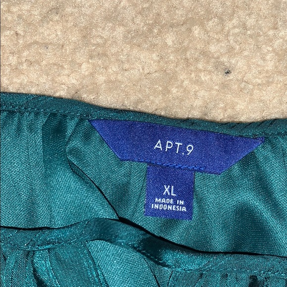 apt 9 shiny green long sleeve shirt - Picture 3 of 3
